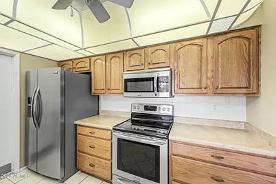 9213 W Long Hills Drive, Sun City, AZ 85351 - Photo 10