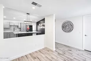 7139 W Earll Dr, Phoenix, AZ 85033 - Photo 8