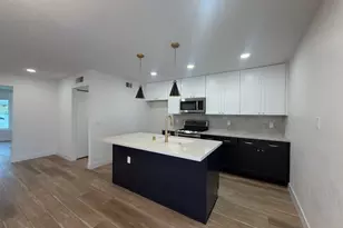 3529 W Stella Ln, Phoenix, AZ 85019 - Photo 10