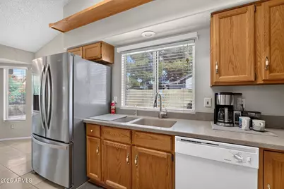 7834 W Hearn Road, Peoria, AZ 85381 - Photo 18