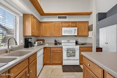 7834 W Hearn Road, Peoria, AZ 85381 - Photo 16