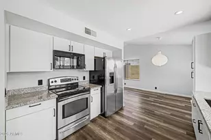 4009 W Misty Willow Ln, Glendale, AZ 85310 - Photo 8