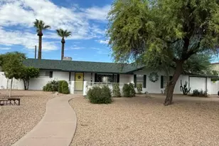 3034 N 34th Pl, Phoenix, AZ 85018 - Photo 2