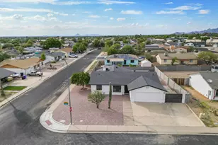 7402 E Halifax Cir, Mesa, AZ 85207 - Photo 6