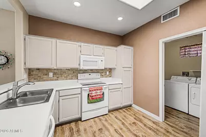 21759 N Verde Ridge Drive, Sun City West, AZ 85375 - Photo 6