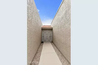 25843 S New Town Drive, Sun Lakes, AZ 85248 - Photo 6