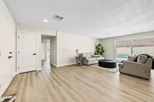 14216 N 39th Dr, Phoenix, AZ 85053 - Photo 10