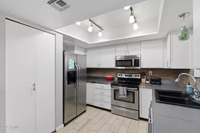 3635 N 37th Street #10, Phoenix, AZ 85018 - Photo 10