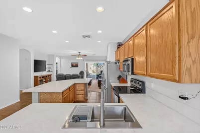 814 S 124th Avenue, Avondale, AZ 85323 - Photo 8