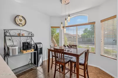 814 S 124th Avenue, Avondale, AZ 85323 - Photo 12