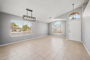 881 E Orchid Ln, Chandler, AZ 85225 - Photo 4