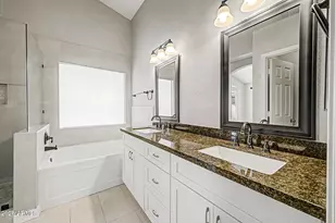 881 E Orchid Ln, Chandler, AZ 85225 - Photo 18