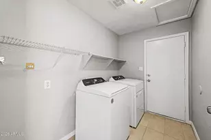 881 E Orchid Ln, Chandler, AZ 85225 - Photo 26