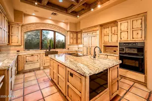 8300 E Dixileta Dr, Scottsdale, AZ 85266 - Photo 32