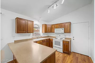 15745 W Latham Street, Goodyear, AZ 85338 - Photo 10