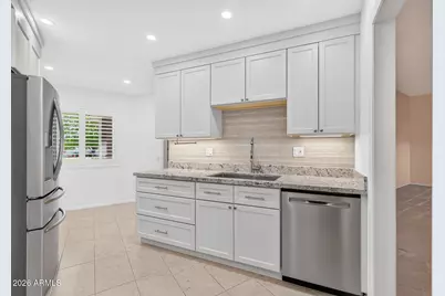 10146 W Hutton Drive, Sun City, AZ 85351 - Photo 12
