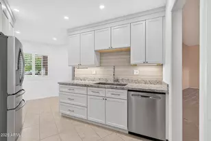 10146 W Hutton Dr, Sun City, AZ 85351 - Photo 12