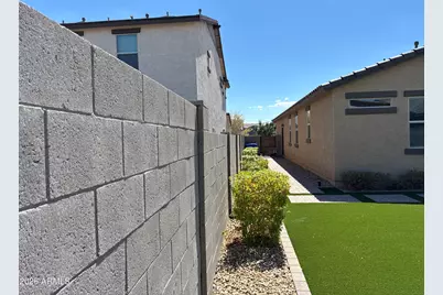 17296 W Valentine Street, Surprise, AZ 85388 - Photo 34