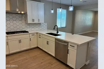 17296 W Valentine Street, Surprise, AZ 85388 - Photo 10