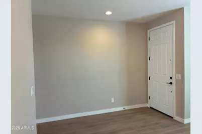 17296 W Valentine Street, Surprise, AZ 85388 - Photo 6