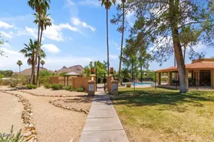 1132 E Village Cir Dr N, Phoenix, AZ 85022 - Photo 38