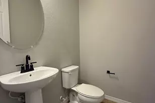 5618 N 87th Dr, Glendale, AZ 85305 - Photo 10