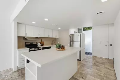 4401 N 40th Street #13, Phoenix, AZ 85018 - Photo 8
