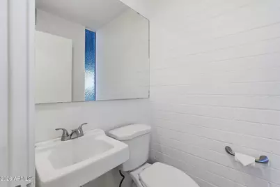 4401 N 40th Street #13, Phoenix, AZ 85018 - Photo 12