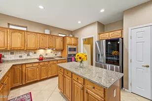 16442 W Desert Lily Dr, Surprise, AZ 85387 - Photo 12