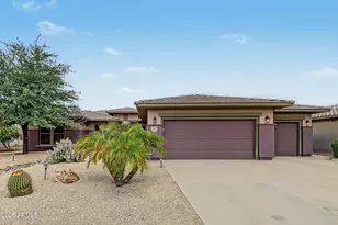 16442 W Desert Lily Dr, Surprise, AZ 85387 - Photo 2