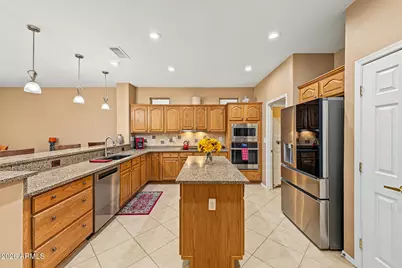 16442 W Desert Lily Drive, Surprise, AZ 85387 - Photo 8