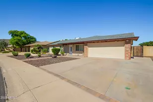 11825 S Coconino St, Phoenix, AZ 85044 - Photo 2