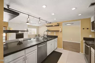 5832 W Frier Dr, Glendale, AZ 85301 - Photo 14