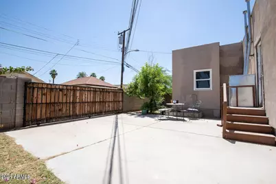 139 N 11th Avenue # B, Phoenix, AZ 85007 - Photo 6