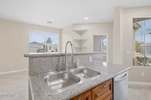 6537 S 15th Dr, Phoenix, AZ 85041 - Photo 6