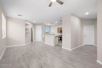 6537 S 15th Drive, Phoenix, AZ 85041 - Photo 2