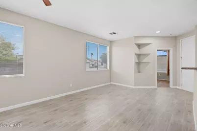 6537 S 15th Drive, Phoenix, AZ 85041 - Photo 4