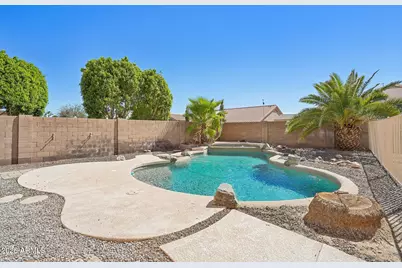 12425 W Encanto Boulevard, Avondale, AZ 85392 - Photo 6