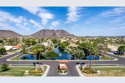 5812 W Del Lago Circle, Glendale, AZ 85308 - Photo 10
