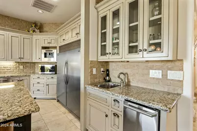 14402 N Medinan Drive, Phoenix, AZ 85022 - Photo 6