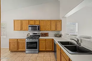 6233 W Encinas Ln, Phoenix, AZ 85043 - Photo 6