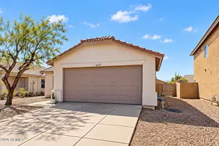 6233 W Encinas Ln, Phoenix, AZ 85043 - Photo 2
