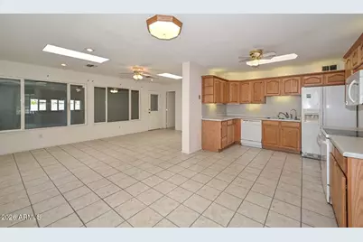 11646 N 105th Avenue, Sun City, AZ 85351 - Photo 14