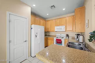 1385 S Joshua Tree Ln, Gilbert, AZ 85296 - Photo 10
