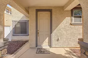 1385 S Joshua Tree Ln, Gilbert, AZ 85296 - Photo 4