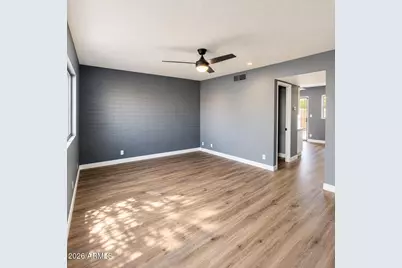 2551 W Berridge Lane #D6, Phoenix, AZ 85017 - Photo 2