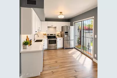 2551 W Berridge Lane #D6, Phoenix, AZ 85017 - Photo 6