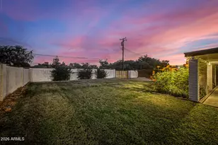 1813 W Earll Dr, Phoenix, AZ 85015 - Photo 46