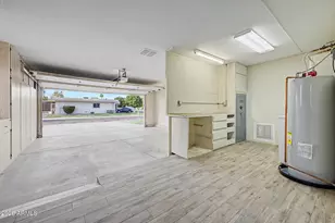 10105 W Manzanita Dr, Sun City, AZ 85373 - Photo 14