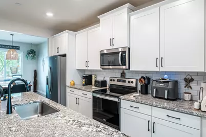 11549 W Arron Drive, Youngtown, AZ 85363 - Photo 6